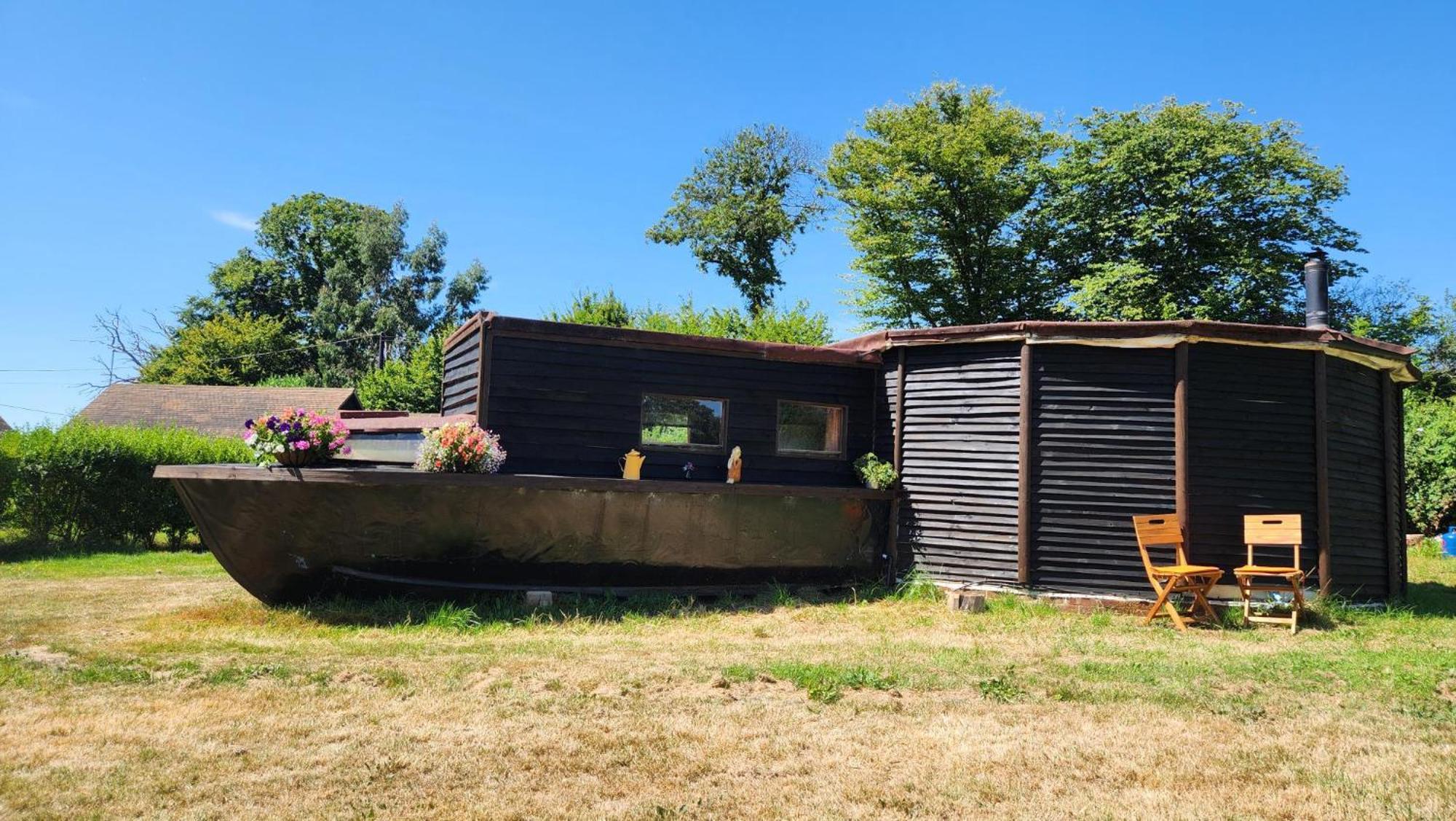 Vigo Retreat Boat Yurt Bed and Breakfast Wrotham Esterno foto